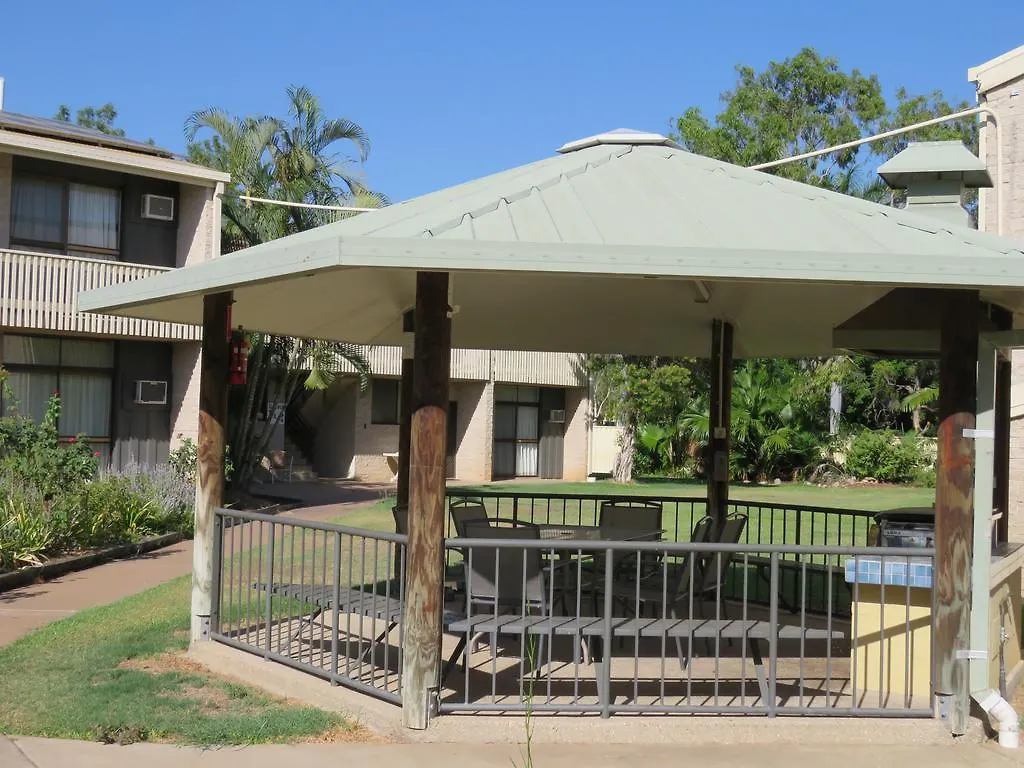 Emerald Gardens Motel & Apartments